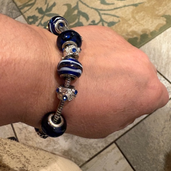 Jewelry - Elegant Blue Beaded Bracelet